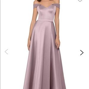 I’m selling this dress I bought for my Wedding E-Shoot.